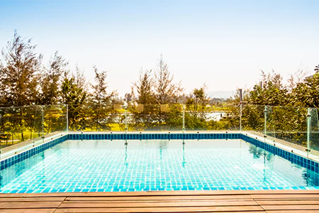 Cost of Glass Pool Fence Repair in Holiday